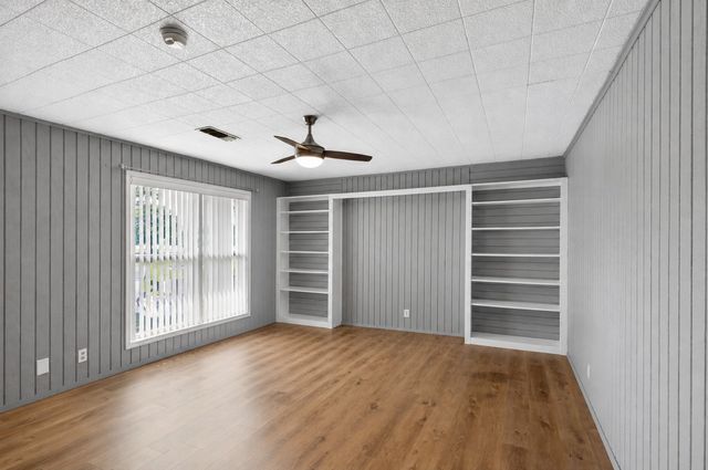 310 Navajo Trail, Gainesville, TX 76240