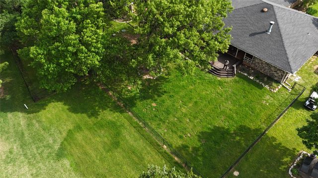 310 Navajo Trail, Gainesville, TX 76240
