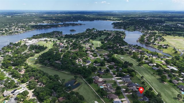310 Navajo Trail, Gainesville, TX 76240