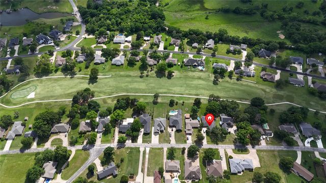 310 Navajo Trail, Gainesville, TX 76240