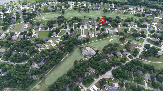 310 Navajo Trail, Gainesville, TX 76240