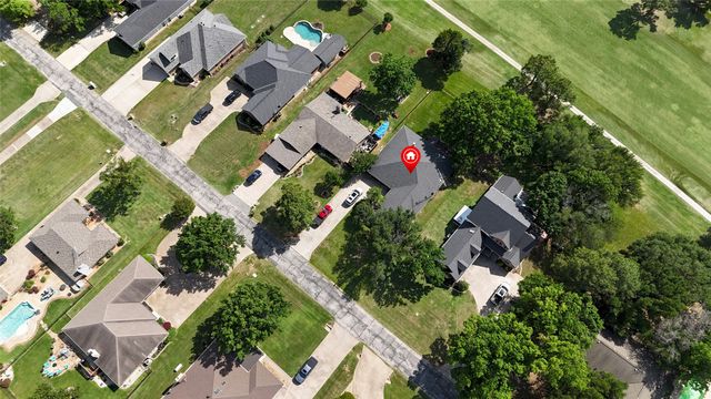 310 Navajo Trail, Gainesville, TX 76240