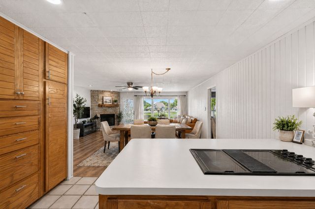 310 Navajo Trail, Gainesville, TX 76240