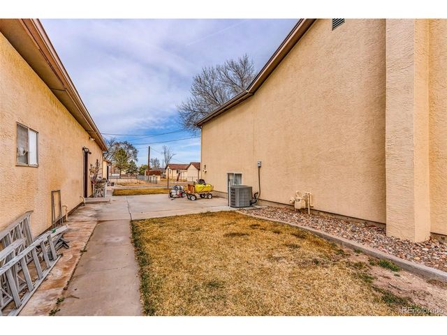 25451 Parkview Dr, Pueblo, CO 81006