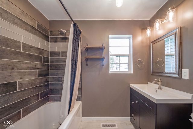 2581 S State Road 103, New Castle, IN 47362