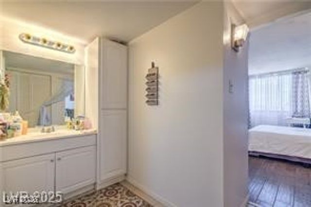 3930 University Center Drive 706, Las Vegas, NV 89119