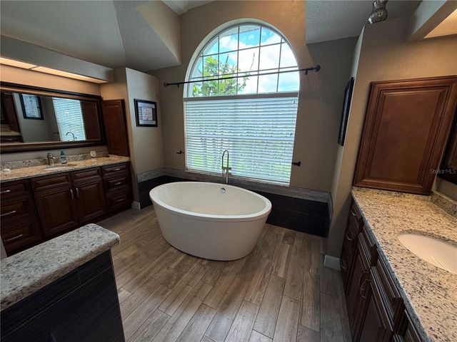 1616 KINSMERE DRIVE, Trinity, FL 34655