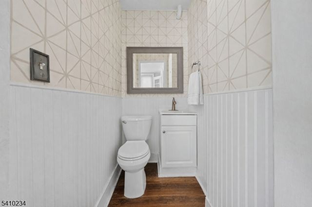 96 W Cherry St, Rahway City, NJ 07065