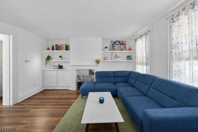 96 W Cherry St, Rahway City, NJ 07065