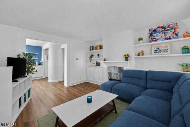 96 W Cherry St, Rahway City, NJ 07065