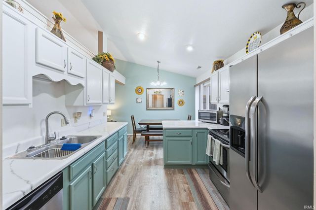 1102 Hideaway Drive, Auburn, IN 46706