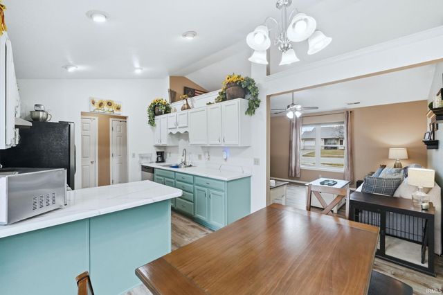 1102 Hideaway Drive, Auburn, IN 46706