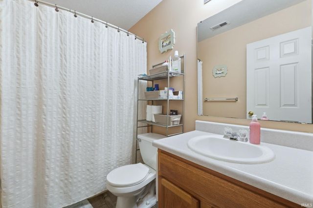 1102 Hideaway Drive, Auburn, IN 46706