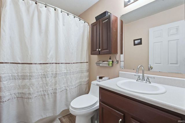 1102 Hideaway Drive, Auburn, IN 46706