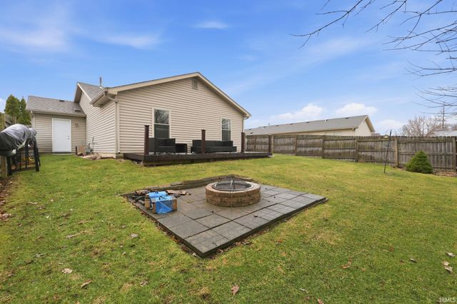 1102 Hideaway Drive, Auburn, IN 46706