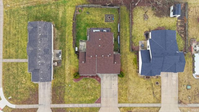 1102 Hideaway Drive, Auburn, IN 46706