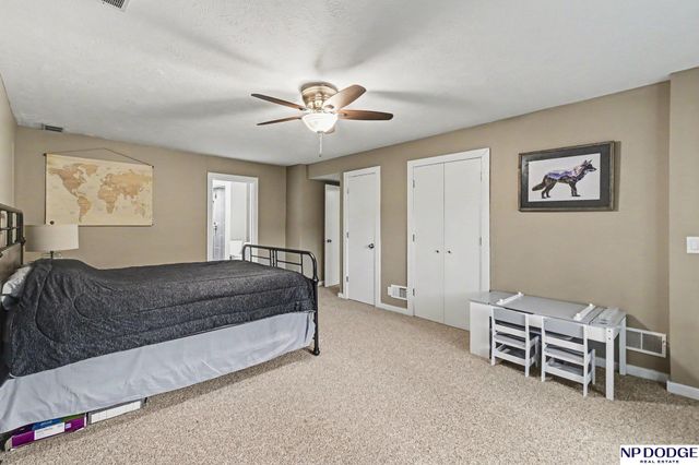 15827 Leavenworth Street, Omaha, NE 68118
