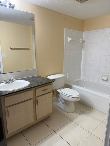 738 CREST PINES DRIVE 718, Orlando, FL 32828