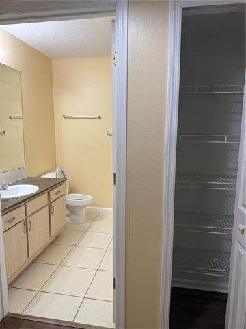 738 CREST PINES DRIVE 718, Orlando, FL 32828