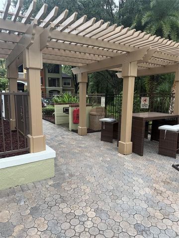 738 CREST PINES DRIVE 718, Orlando, FL 32828