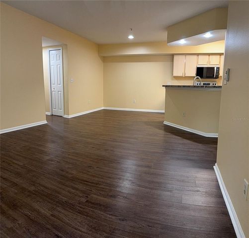 738 CREST PINES DRIVE 718, Orlando, FL 32828