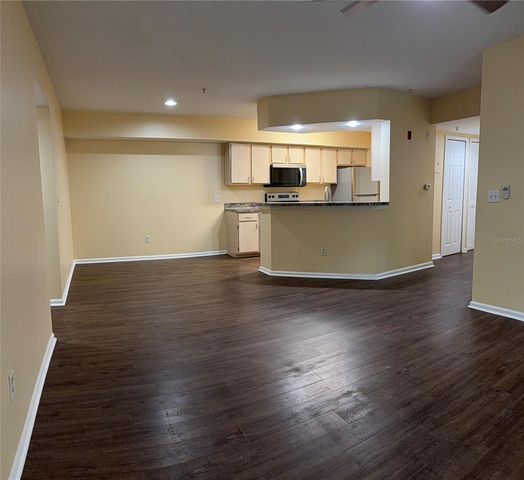 738 CREST PINES DRIVE 718, Orlando, FL 32828