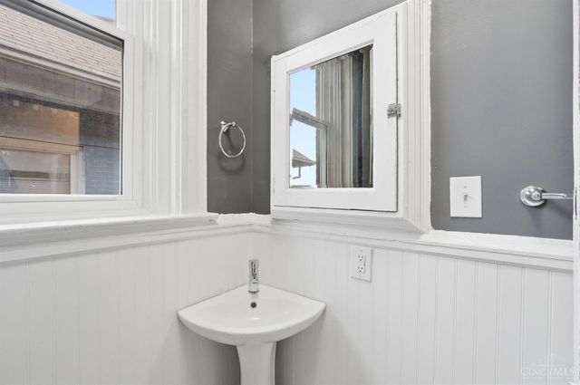 227 Forest Avenue, Cincinnati, OH 45229