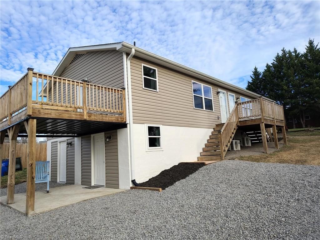 320 Olivia Avenue, Mount Airy, NC 27030