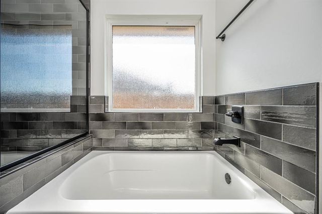 18433 Austin Place, Edmond, OK 73012