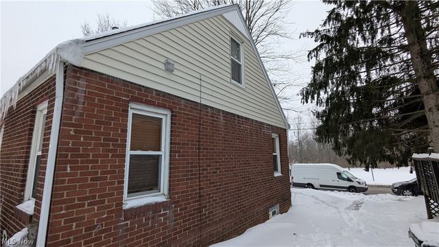 1512 Forest Avenue SE, Massillon, OH 44646