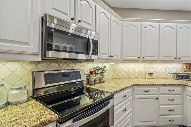 602 Windover Ln, Bullard, TX 75757