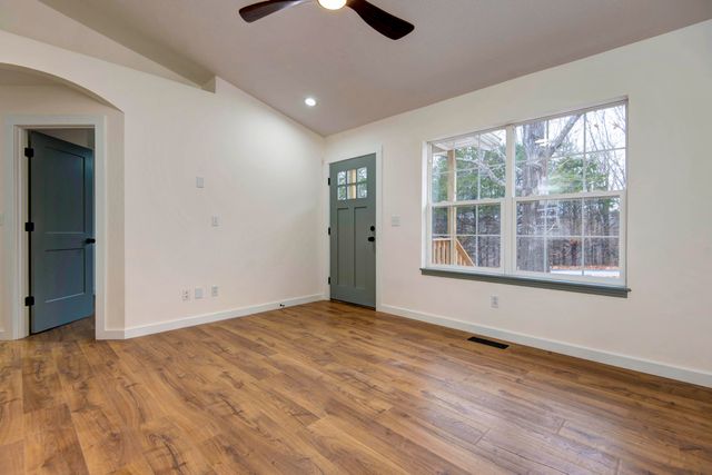 104 Barnridge Road, Highlandville, MO 65669