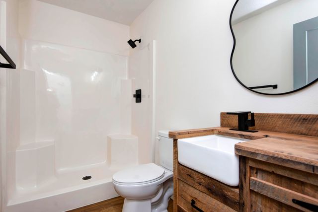 104 Barnridge Road, Highlandville, MO 65669