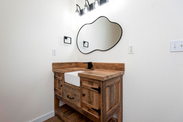 104 Barnridge Road, Highlandville, MO 65669