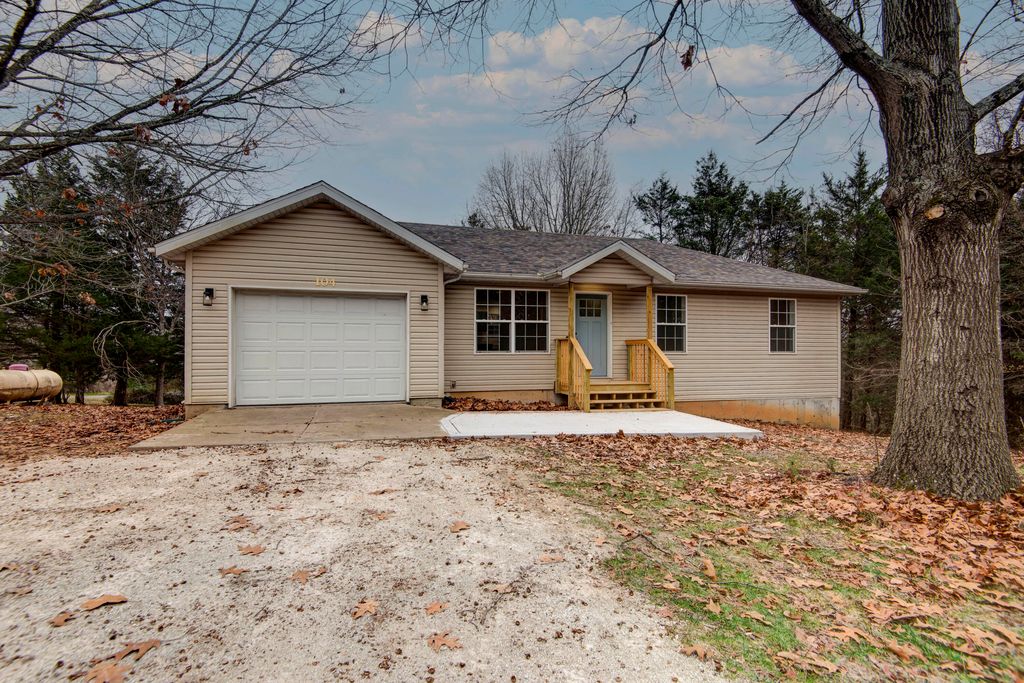 104 Barnridge Road, Highlandville, MO 65669