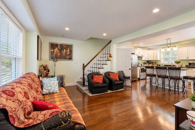 156 Elmwood Ave B, Quincy, MA 02170