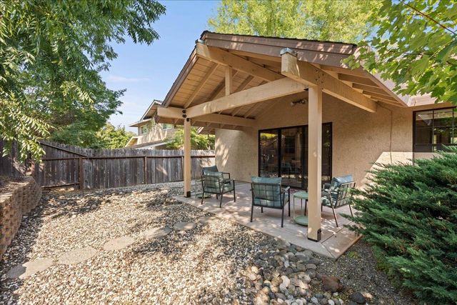 3401 Riverdale Way, Carmichael, CA 95608