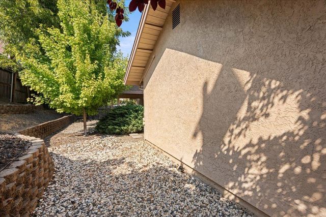 3401 Riverdale Way, Carmichael, CA 95608