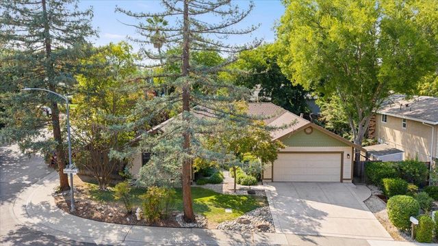 3401 Riverdale Way, Carmichael, CA 95608