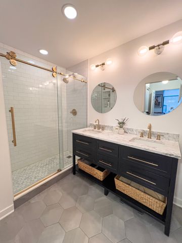 340 W Superior Street 701, Chicago, IL 60654