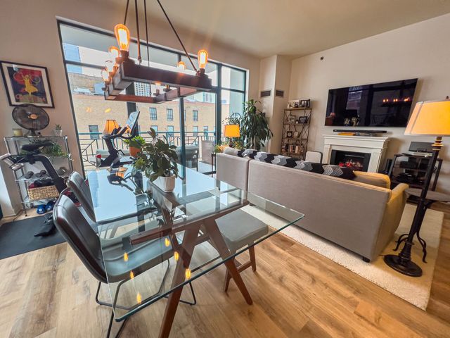 340 W Superior Street 701, Chicago, IL 60654