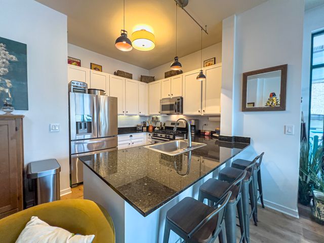 340 W Superior Street 701, Chicago, IL 60654