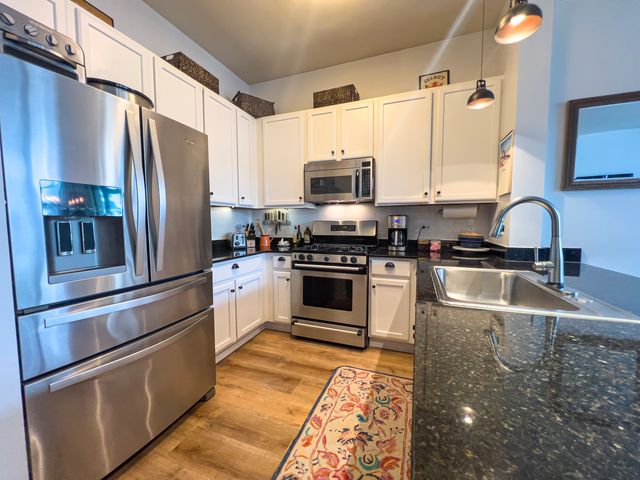 340 W Superior Street 701, Chicago, IL 60654