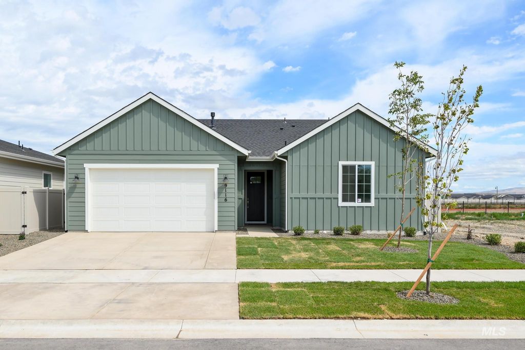 9116 W Moon River Dr, Star, ID 83669