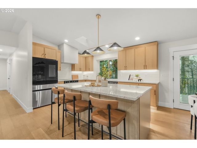 1711 Nw 19TH St, Gresham, OR 97030