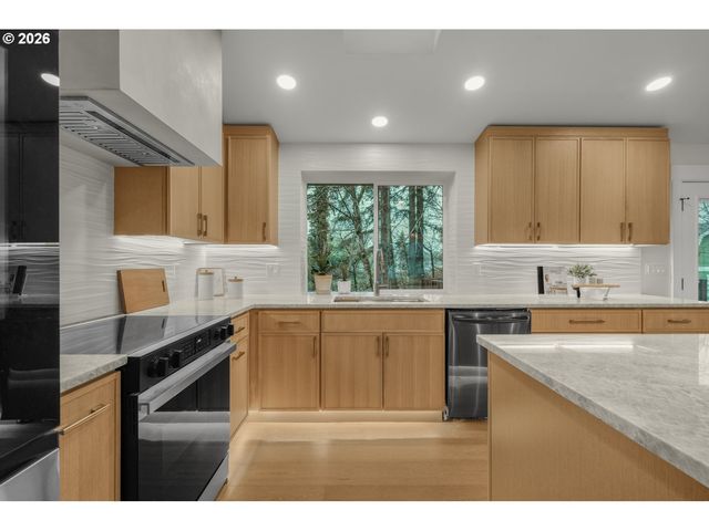 1711 Nw 19TH St, Gresham, OR 97030