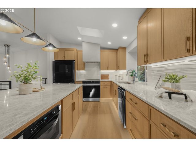 1711 Nw 19TH St, Gresham, OR 97030