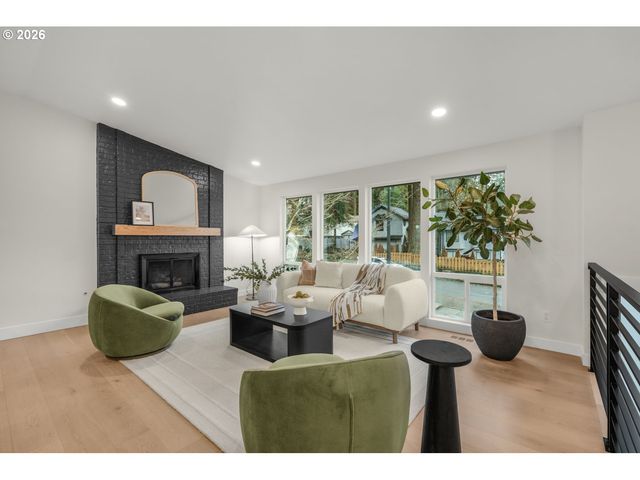 1711 Nw 19TH St, Gresham, OR 97030