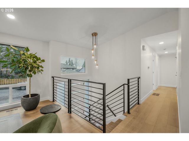 1711 Nw 19TH St, Gresham, OR 97030