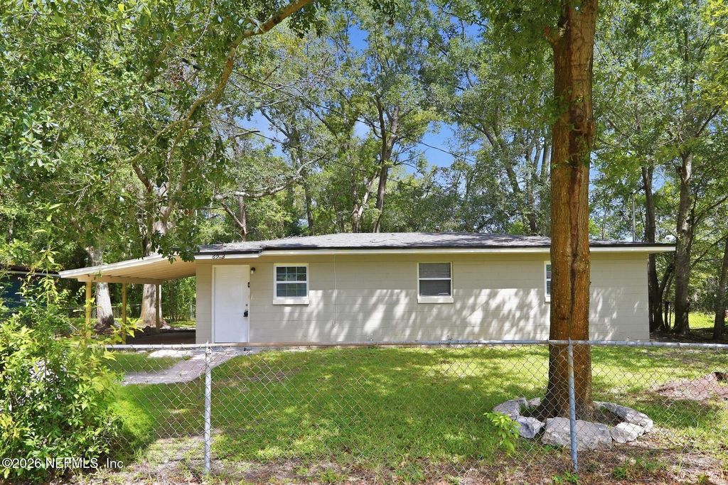 6923 MISS MUFFET Lane N, Jacksonville, FL 32210